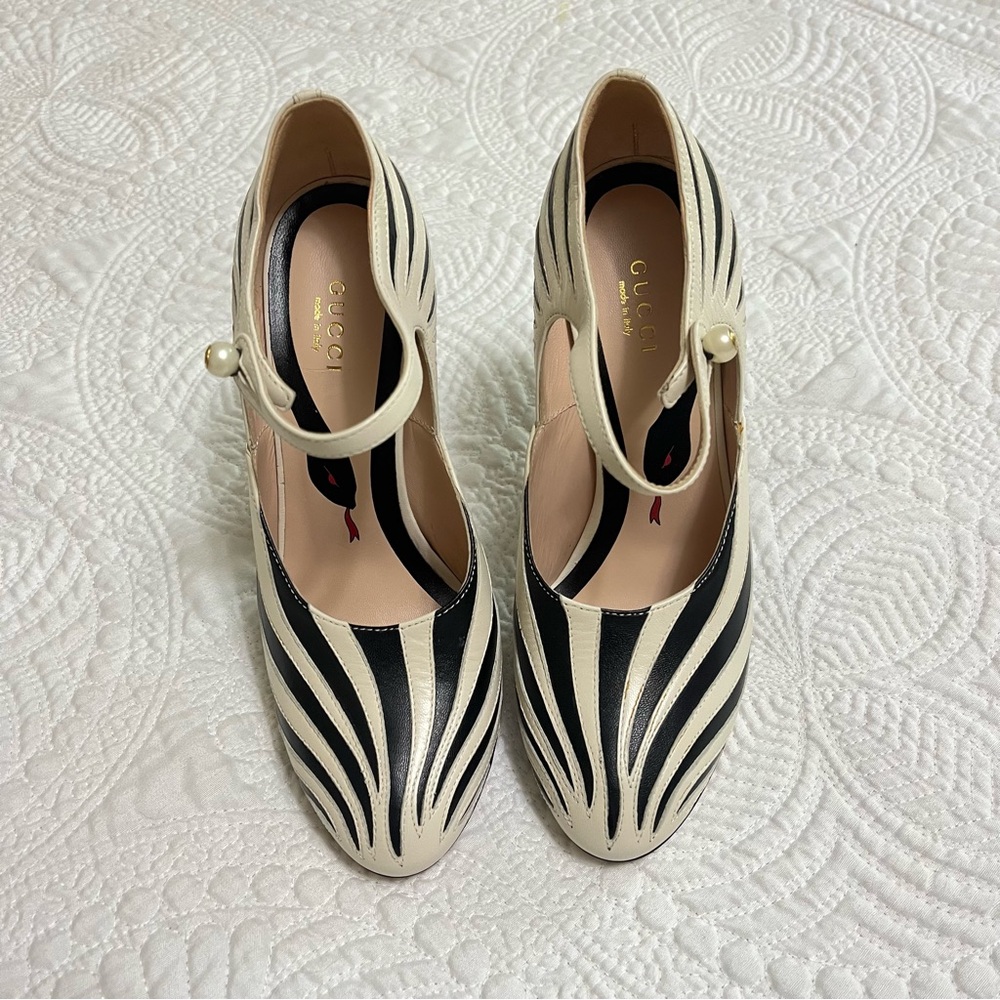 GUCCI Lesley Malaga Pump Heel Zebra Black White Leather Mary Jane Size 37 - Picture 4 of 11